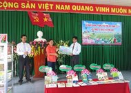 Trao “Tủ sách khuyến học” tại xã Bình Tấn, huyện Thanh Bình